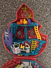 Mighty Max Blows Up Dino Lab Bluebird Complete