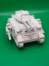 Warhammer 40k Chaos Predator with Forgeworld front