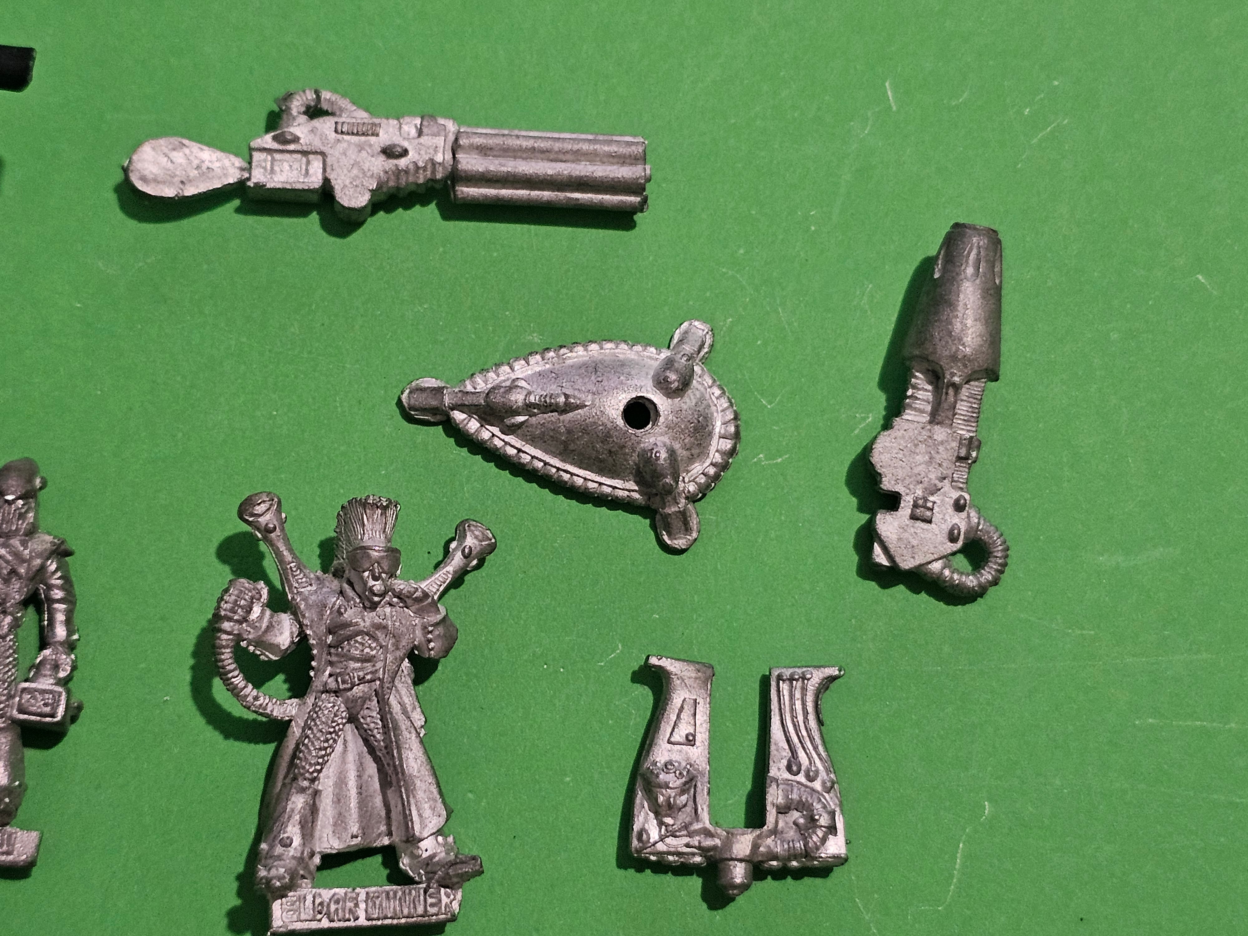 Warhammer 40k - Eldar Vintage Rouge Trader Weapon Platform and Crew