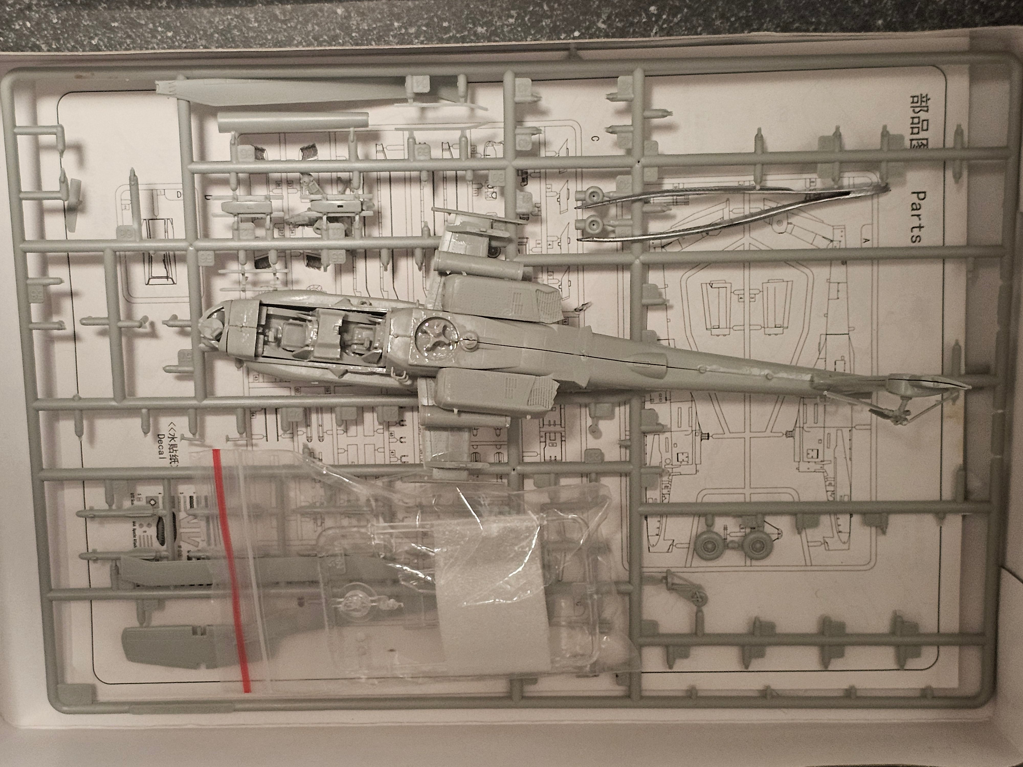 HOBBYBOSS Helicopter Model 1/72 AH-64A Apache
