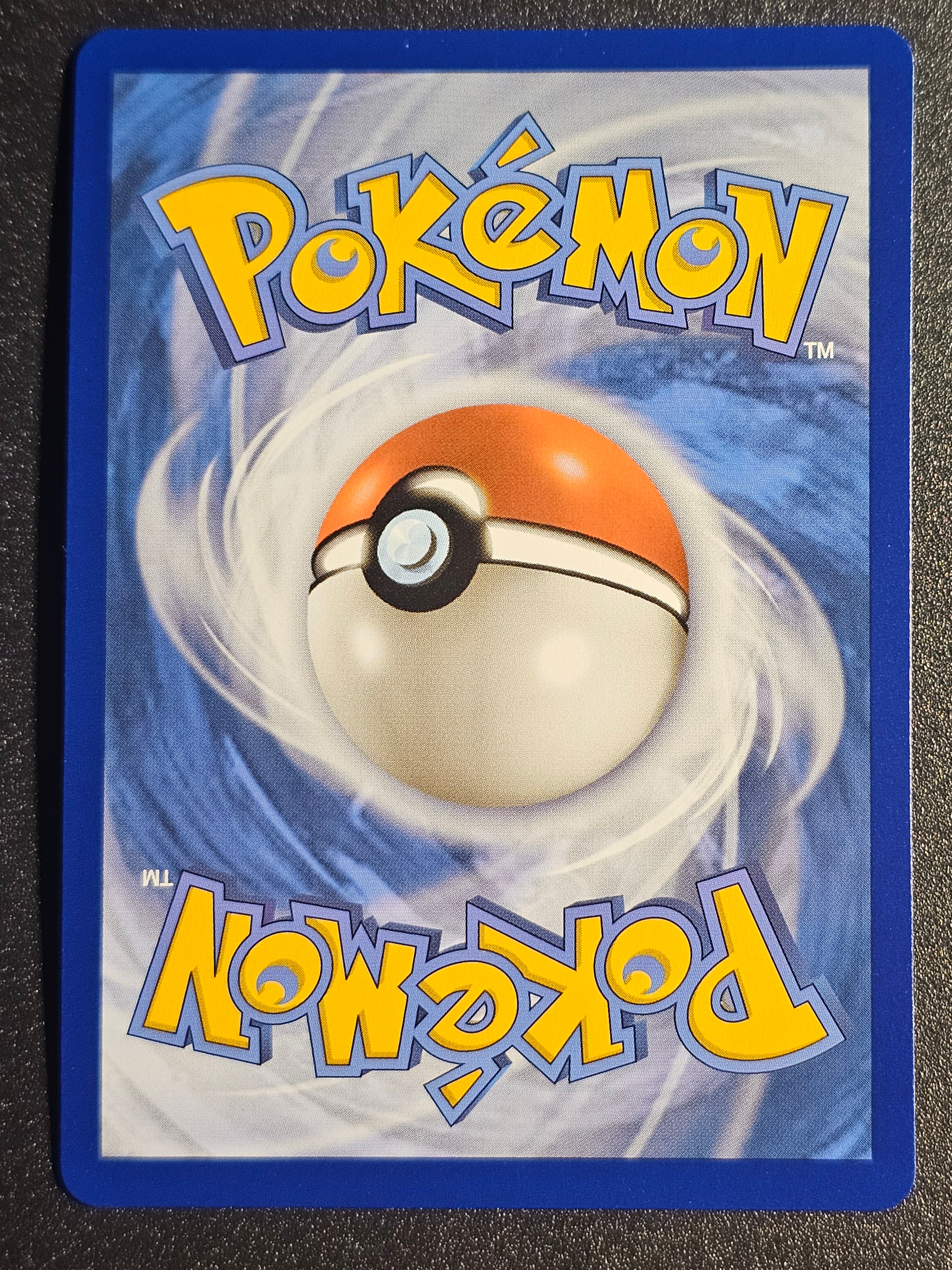 Pokemon TCG - Pikachu Vmax 044/185 Vivid Voltage