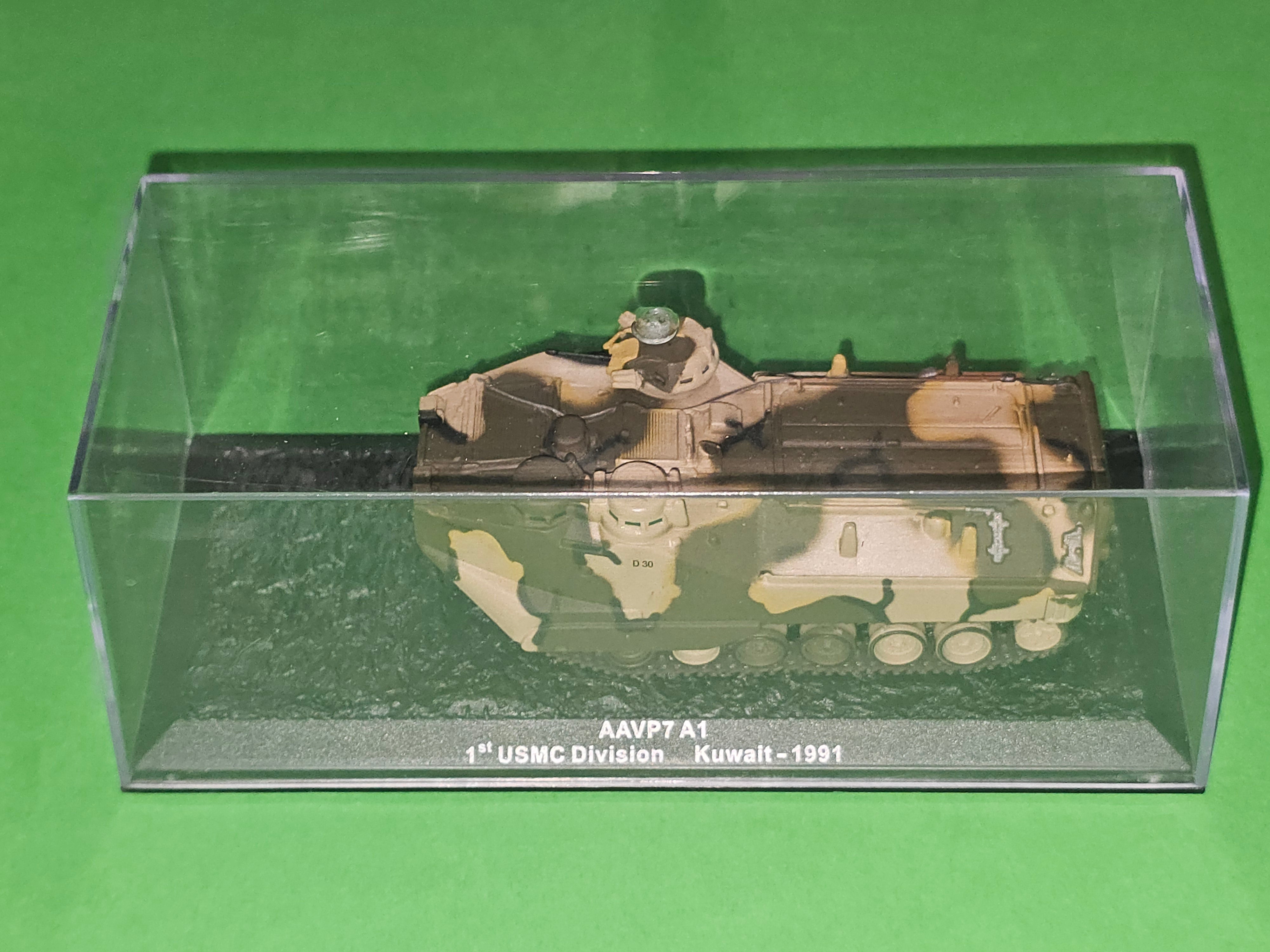 Deagostini Combat Tank - AAVP7 A1
