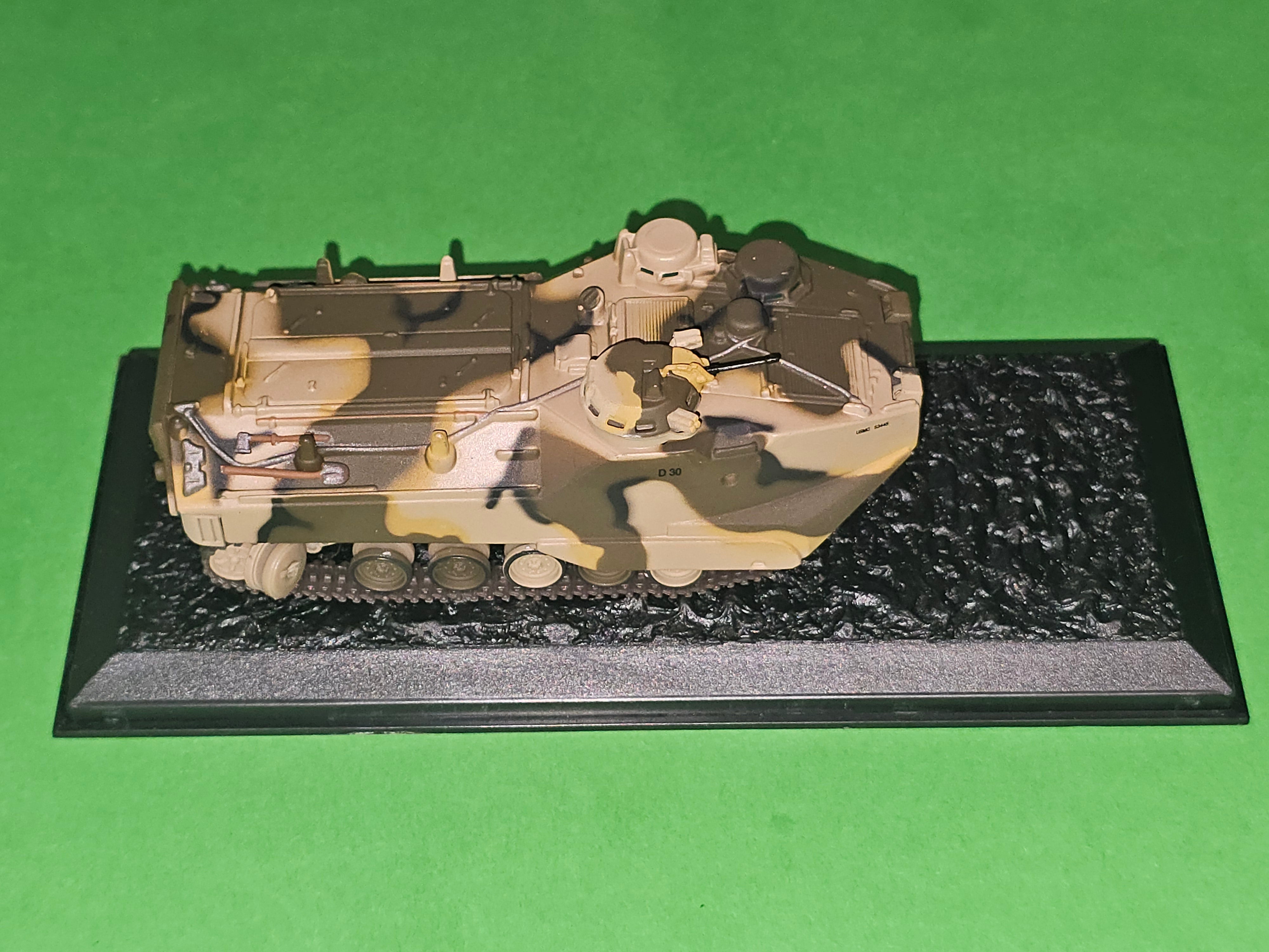 Deagostini Combat Tank - AAVP7 A1
