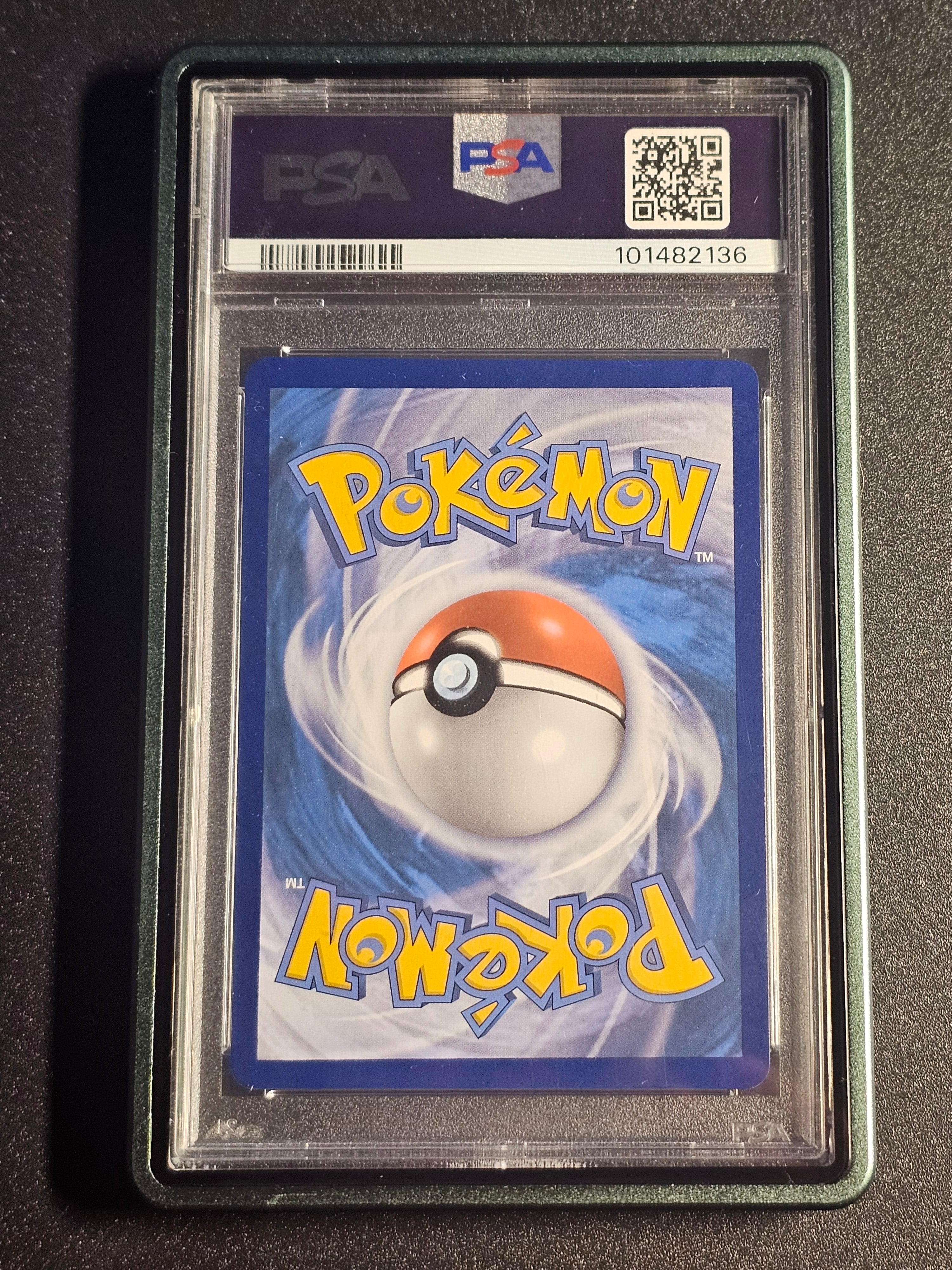 Rayquaza VMAX 111/203 Evolving Skies PSA 10