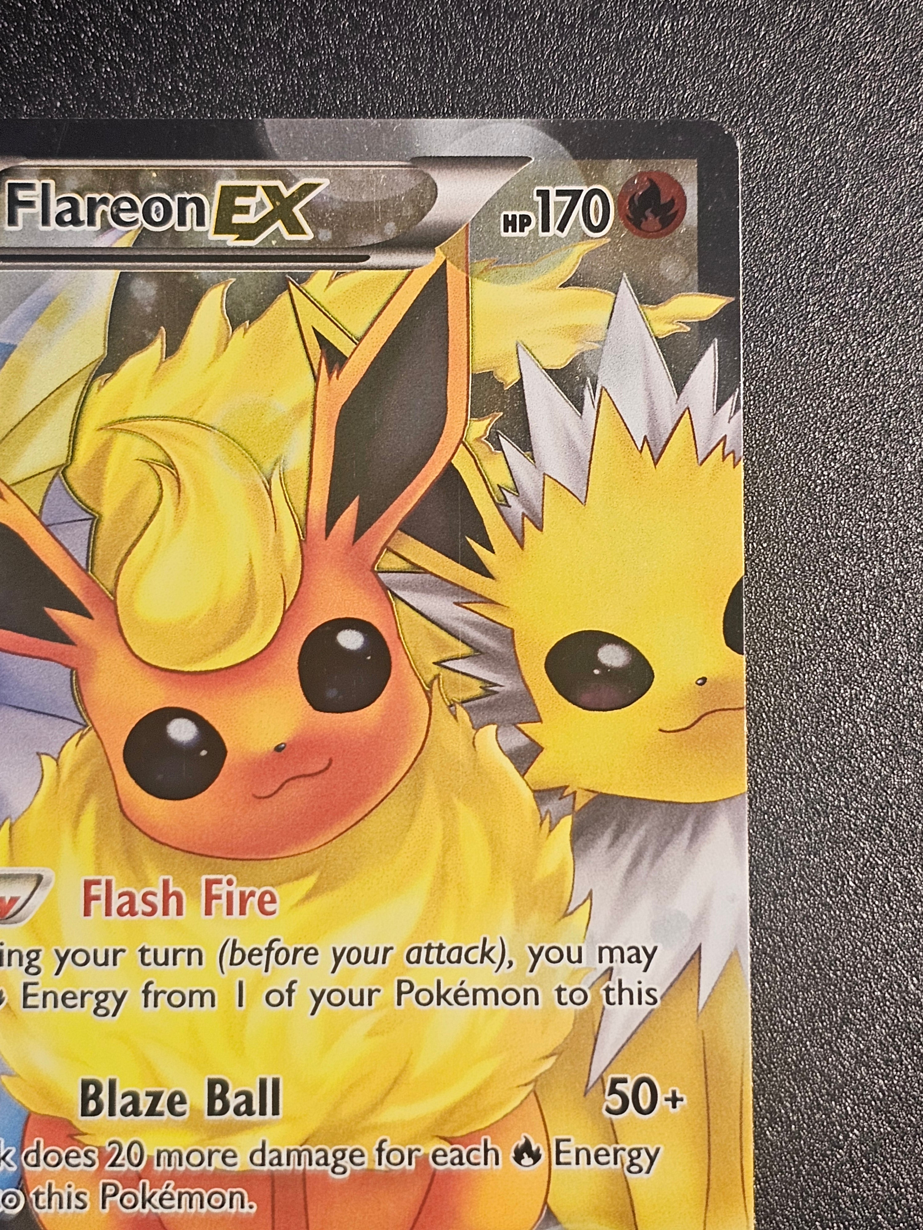 Pokemon TCG - Flareon EX RC28/RC32 Radiant Collection
