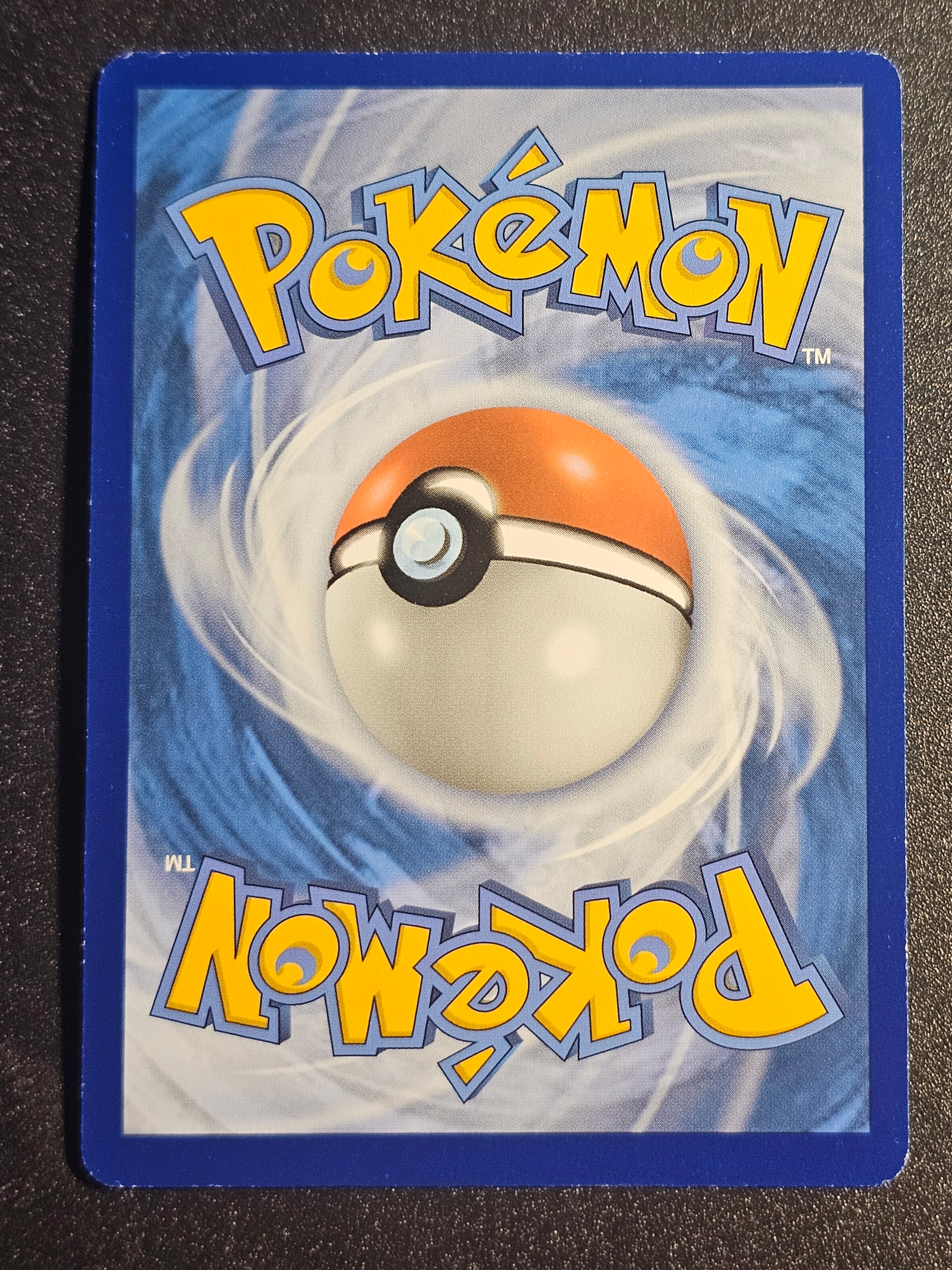 Pokemon TCG - Pikachu VMAX 044/185 Vivid Voltage