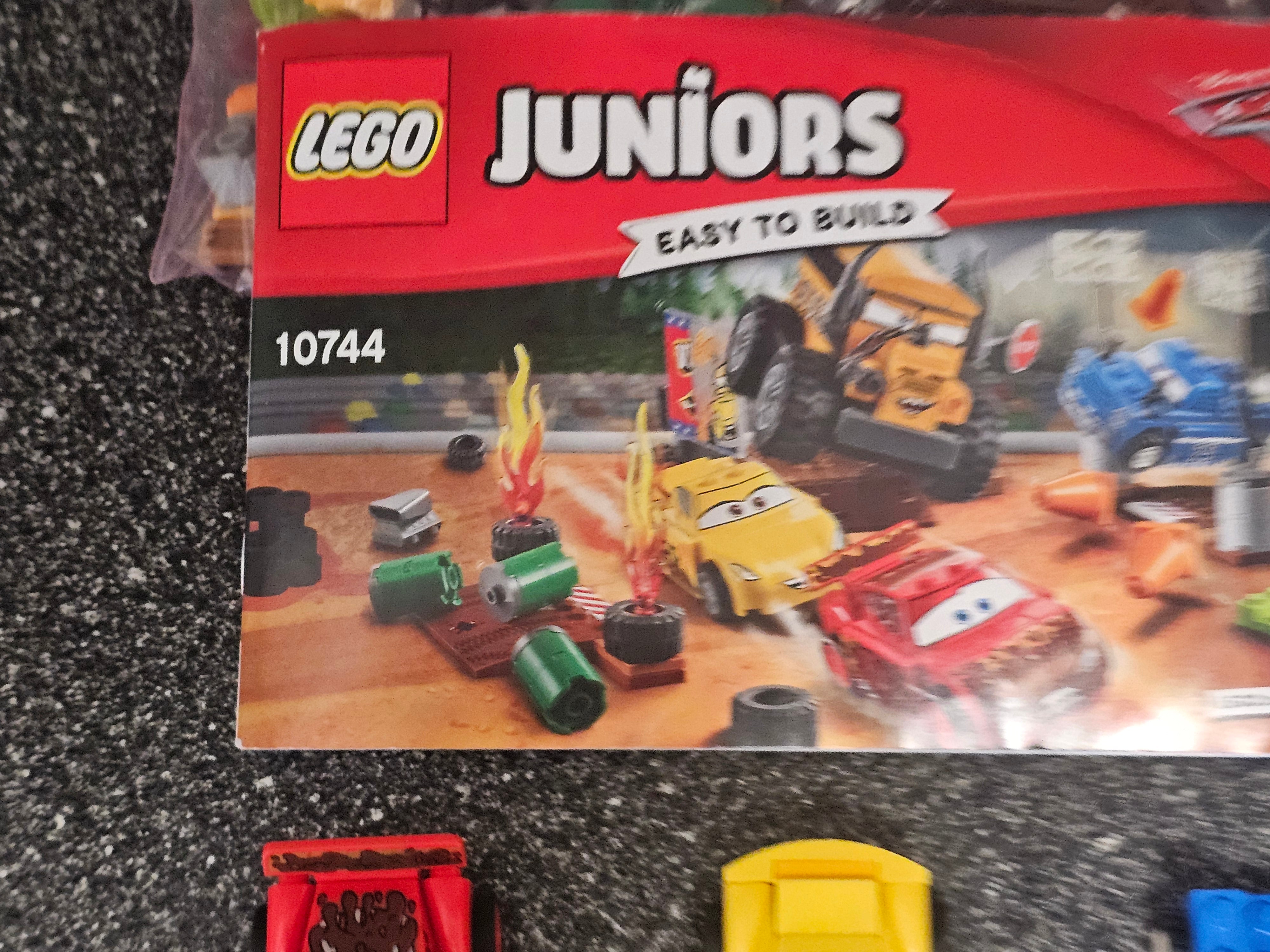 LEGO Juniors Easy To Build Cars 10744 Thunder Hollow Crazy 8 Race Complete