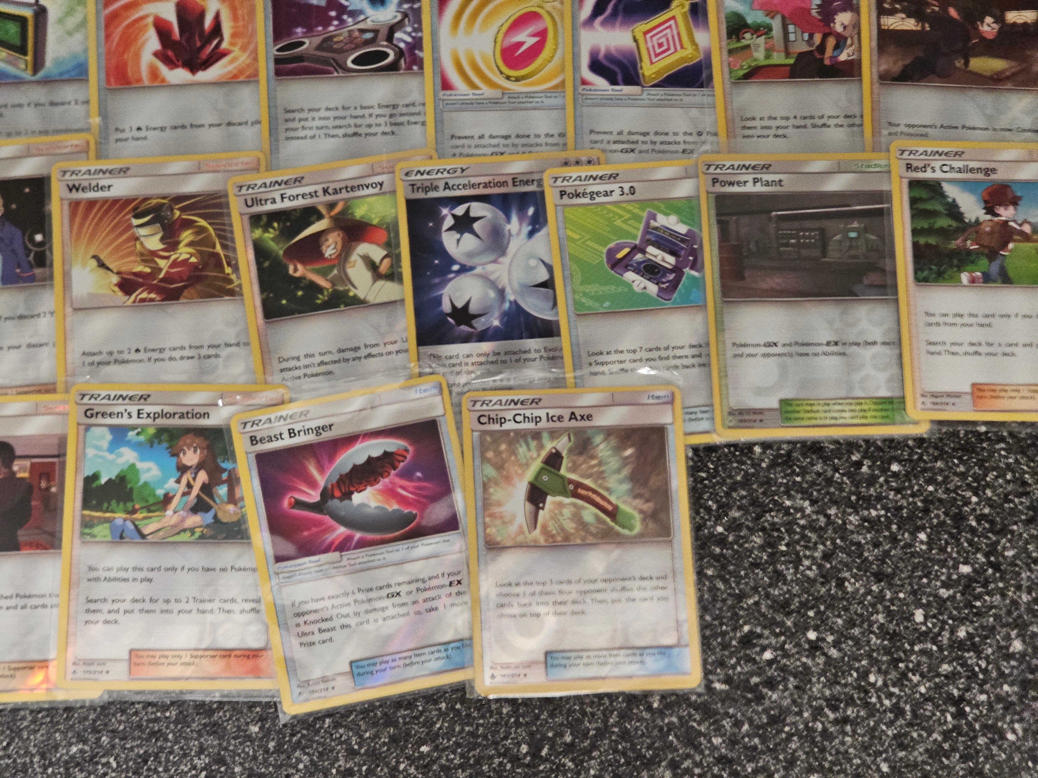 Pokemon TCG - Unbroken Bonds Holo Collection