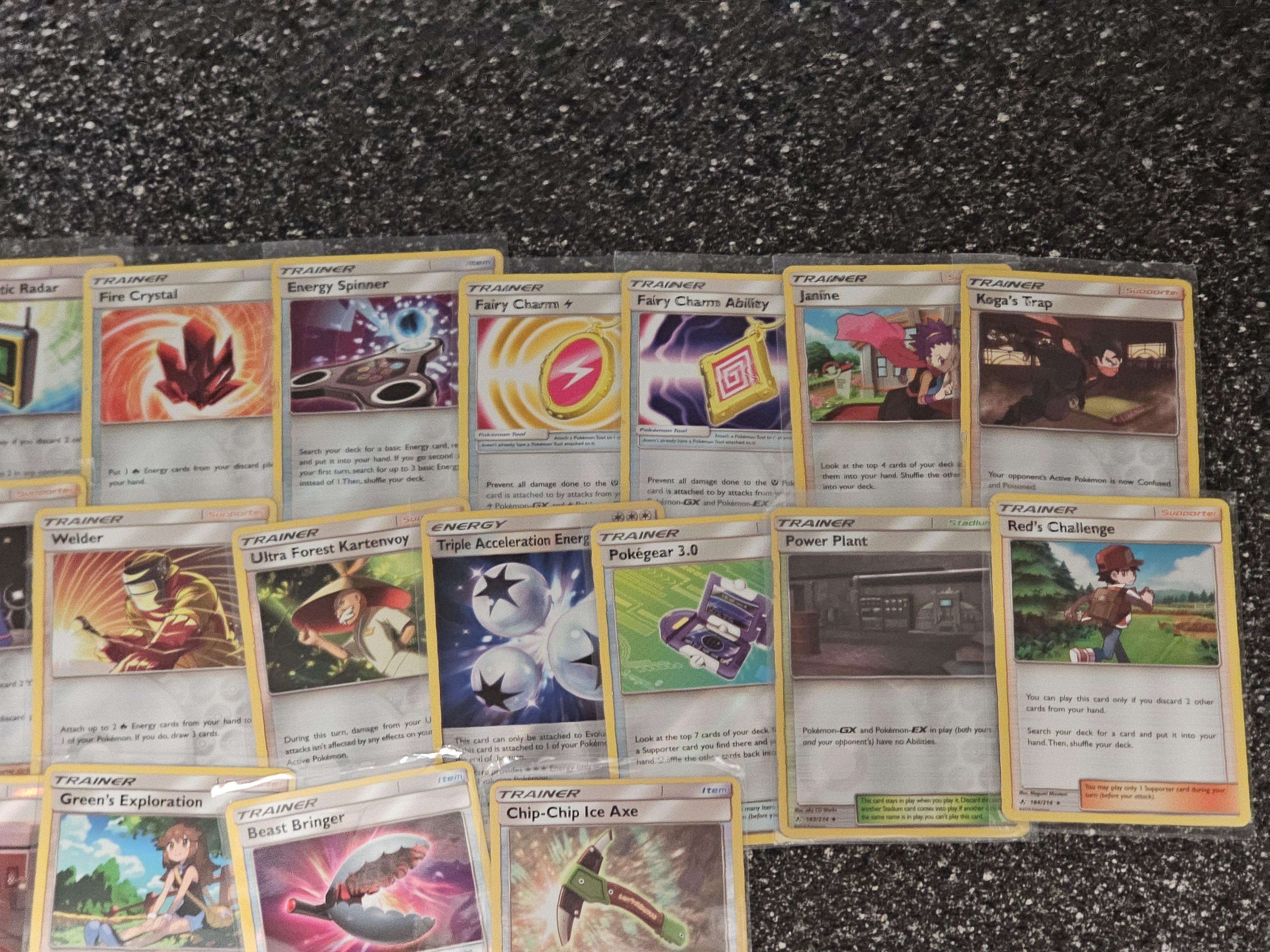 Pokemon TCG - Unbroken Bonds Holo Collection