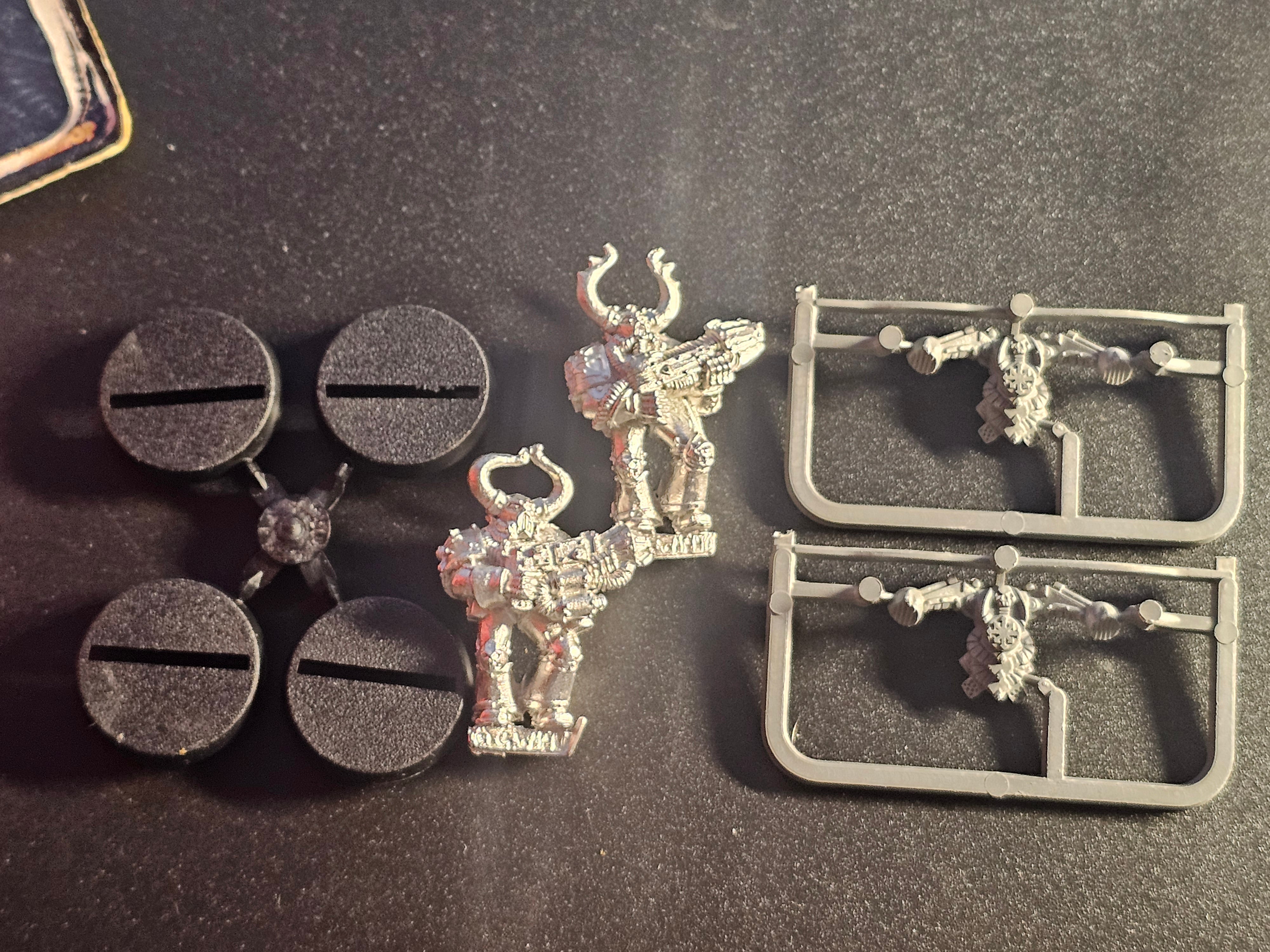 Warhammer 40k Metal Chaos Marines with Assault Weapon