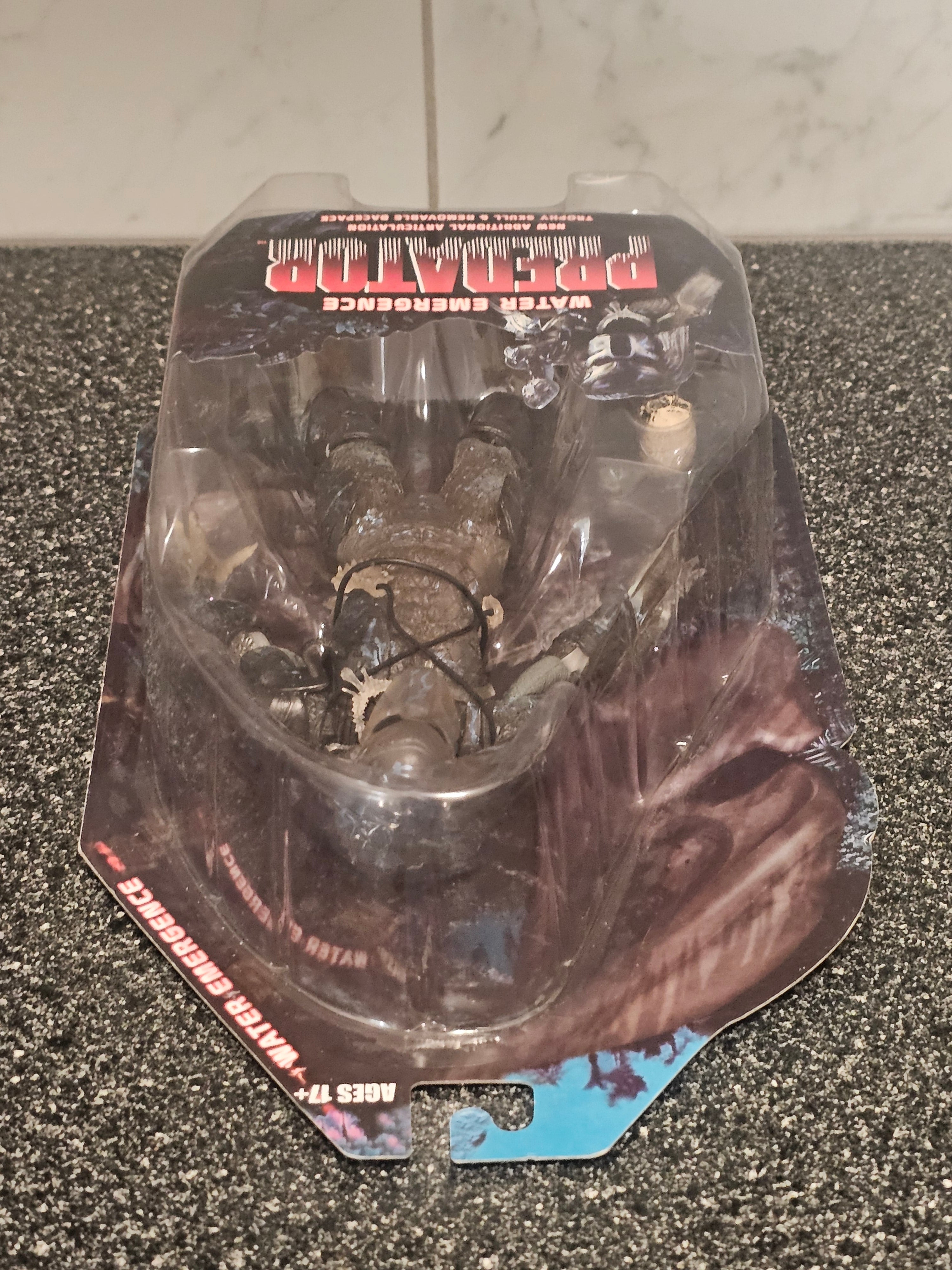 Predator Water Emergence 25th Anniversary Neca Action Figure