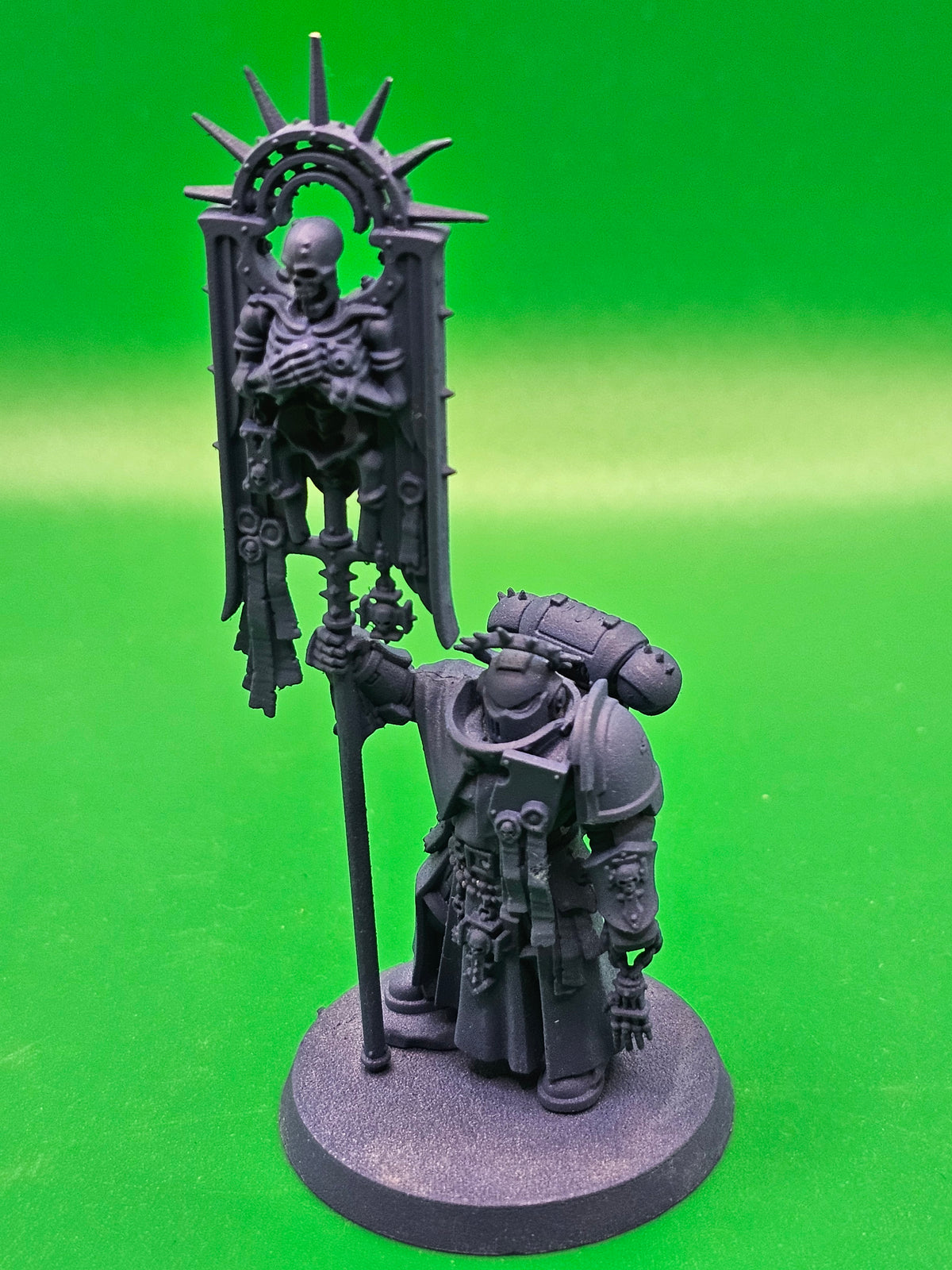 Warhammer 40k Space Marines Primaris Bladeguard Ancient Standard Bearer