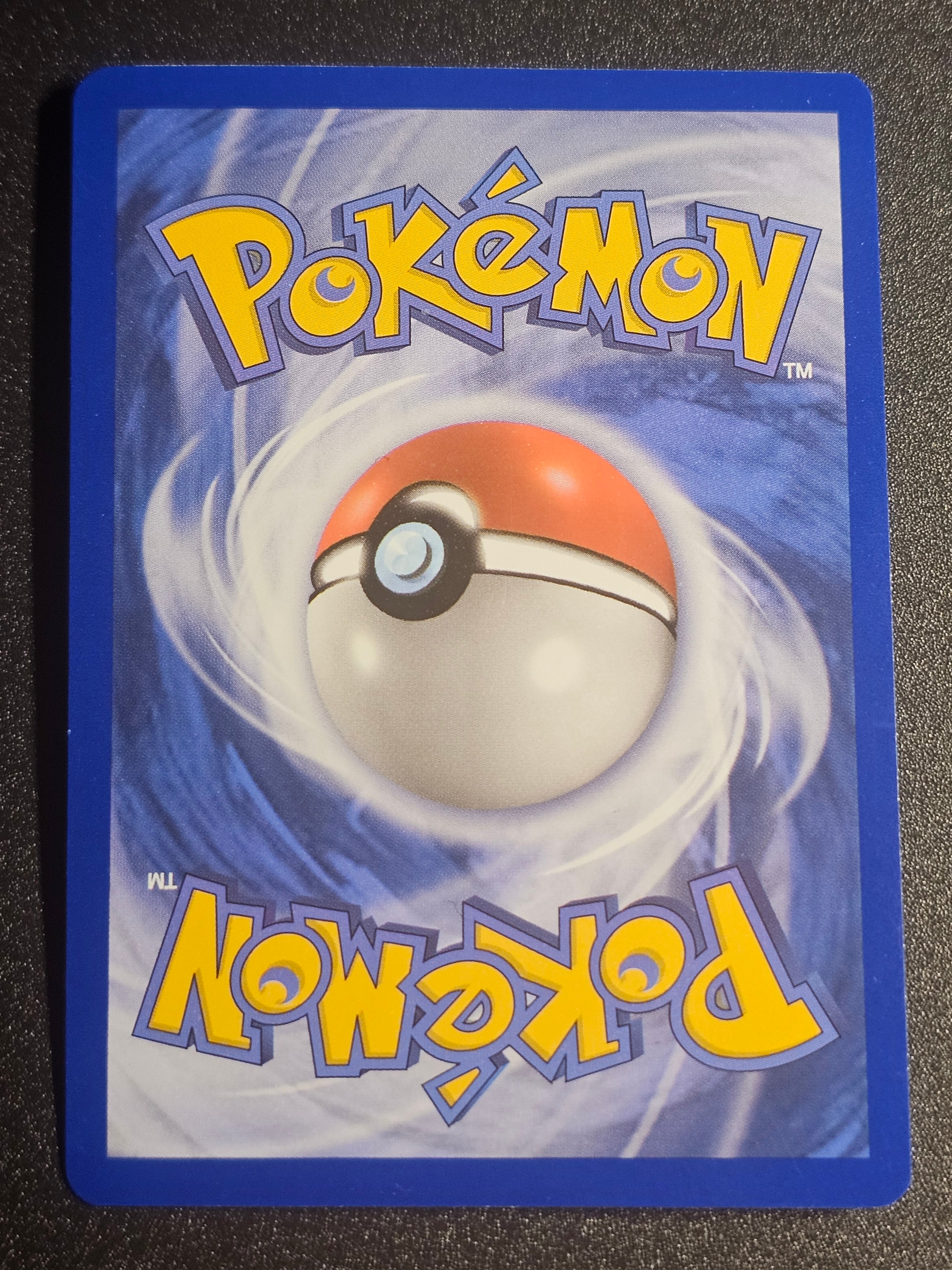Pokemon TCG - Pikachu RC29/RC32 Radiant Collection