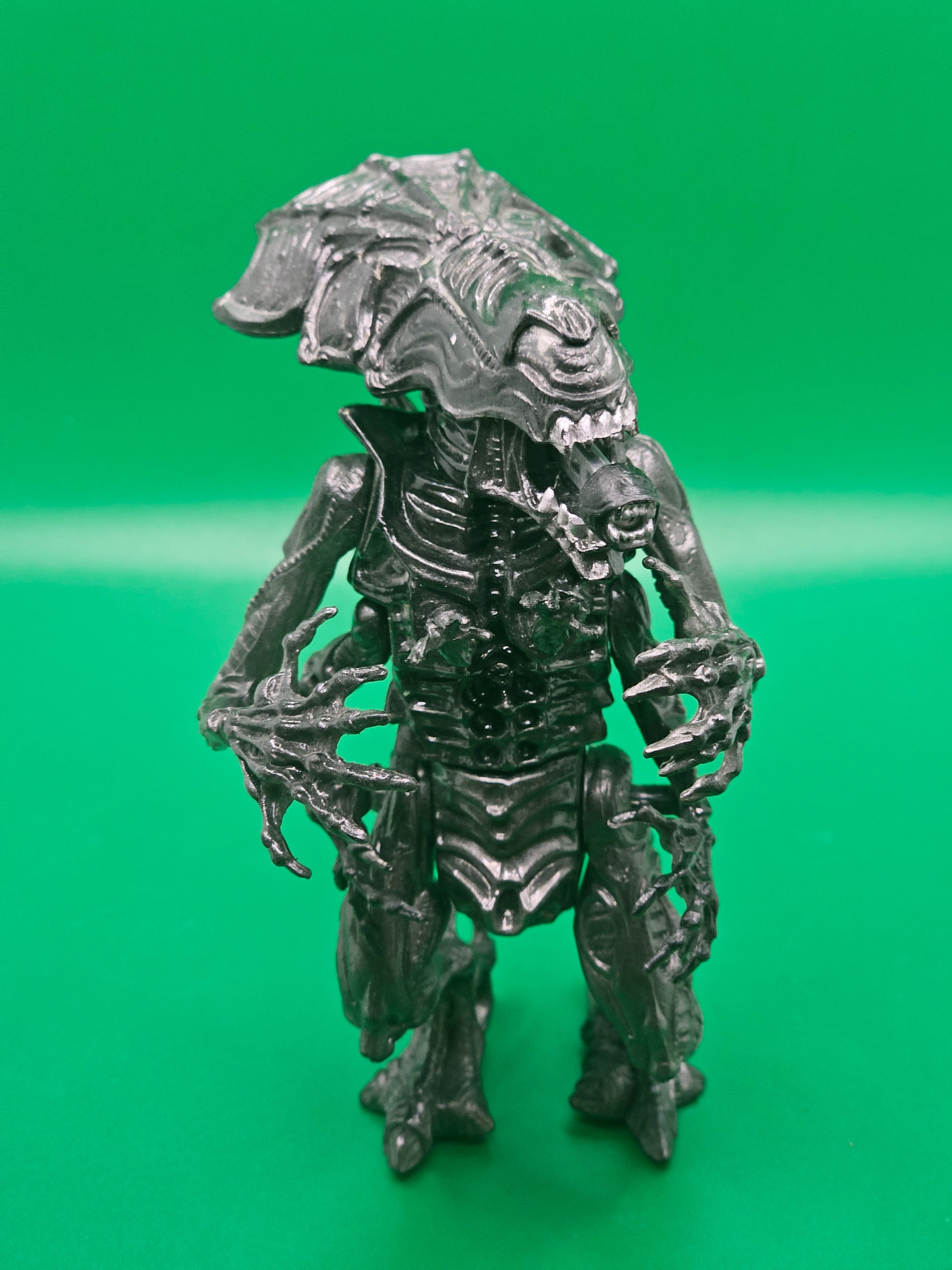 1992 Kenner Alien Queen Figure