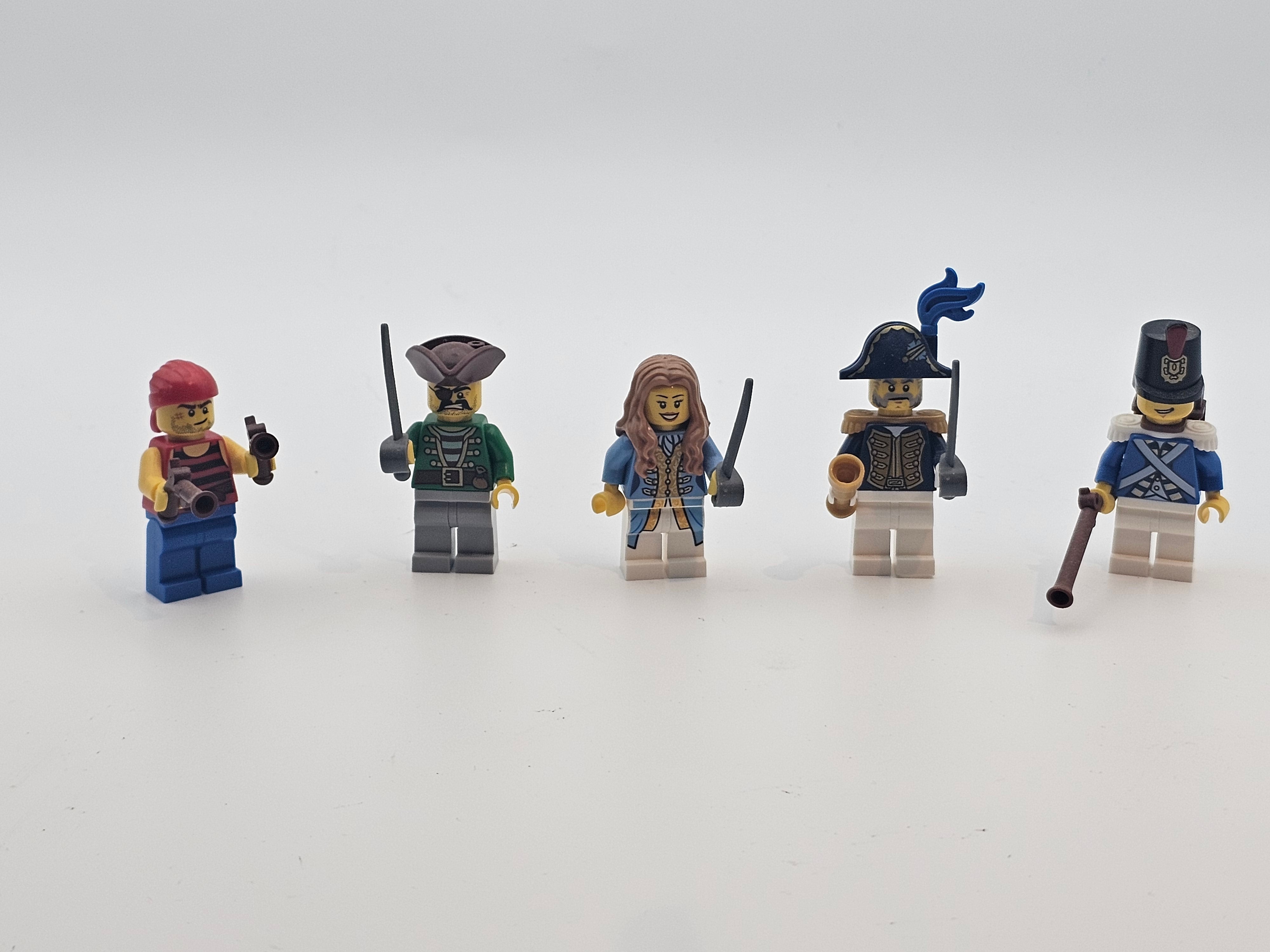 Lego Pirates Soldiers Fort 70412 Complete
