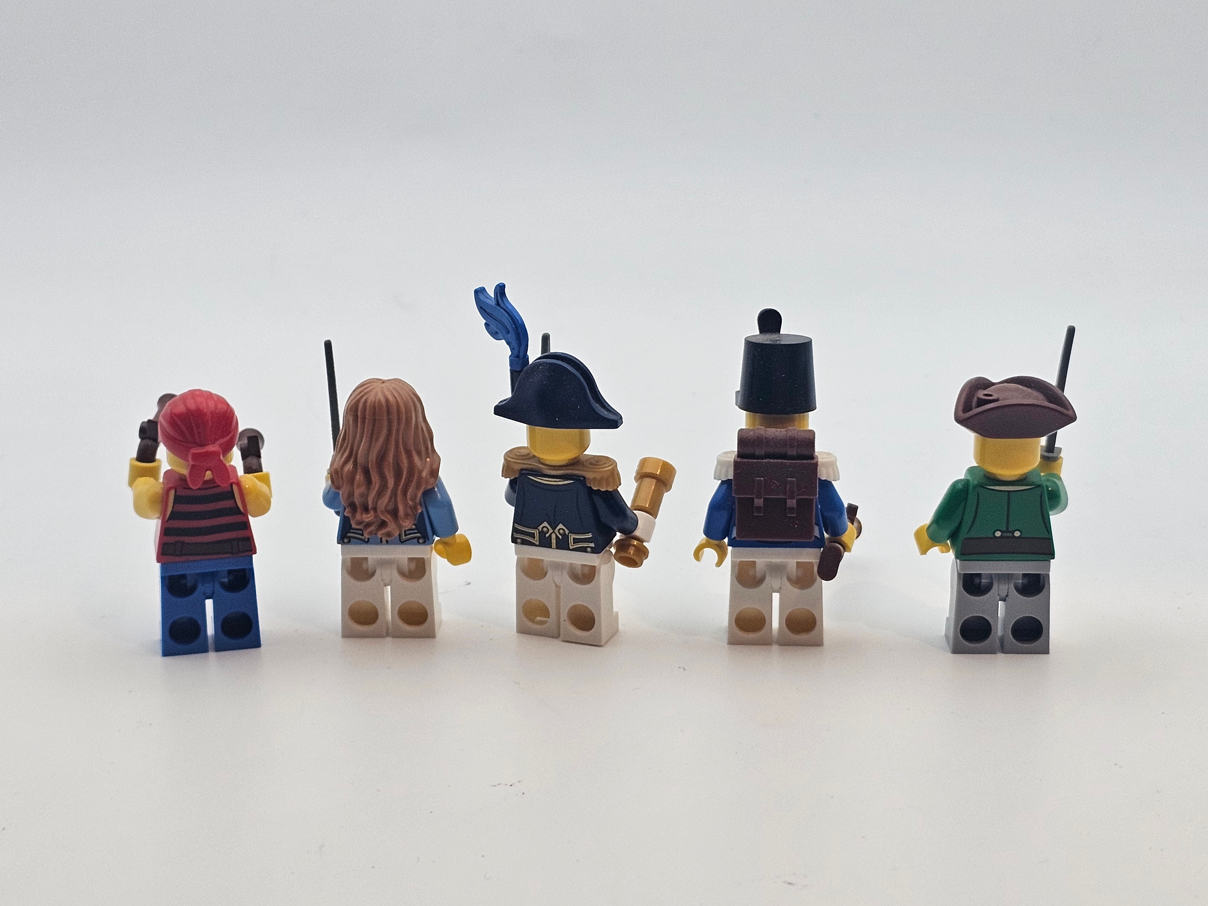 Lego Pirates Soldiers Fort 70412 Complete
