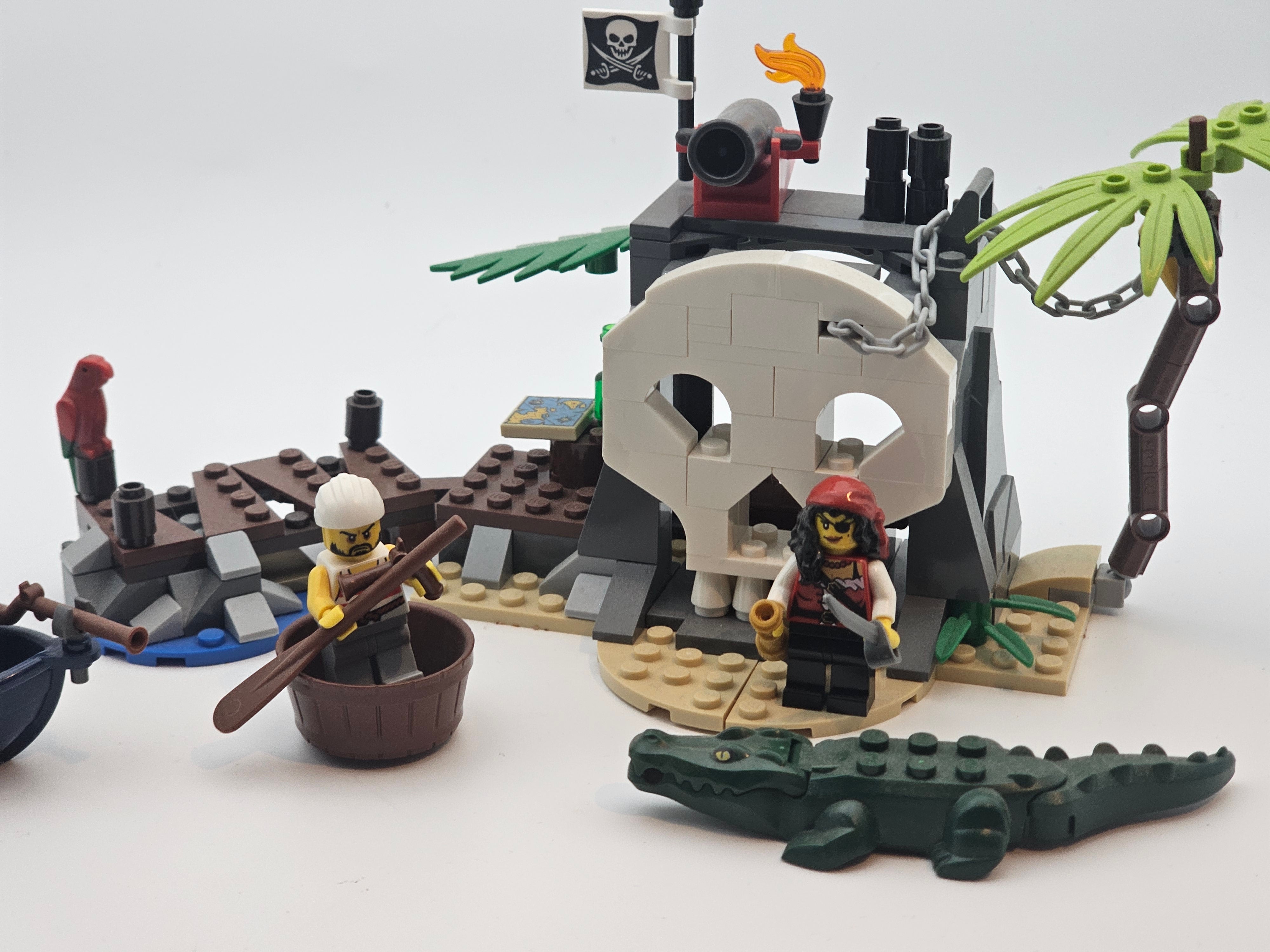 Lego Pirates 70411 Treasure Island Complete