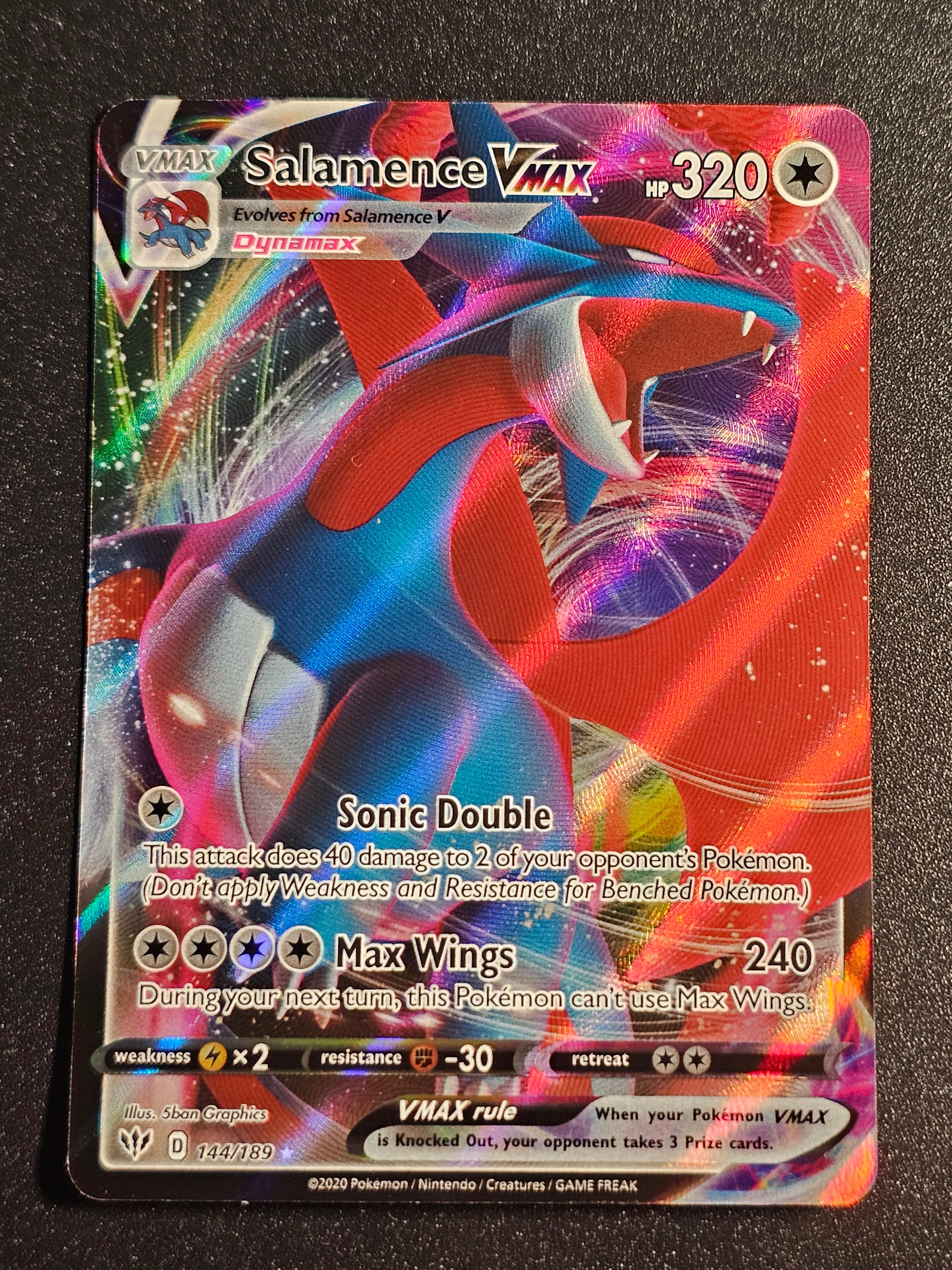 Pokemon TCG - Salamence VMAX 144/189 Darkness Ablaze