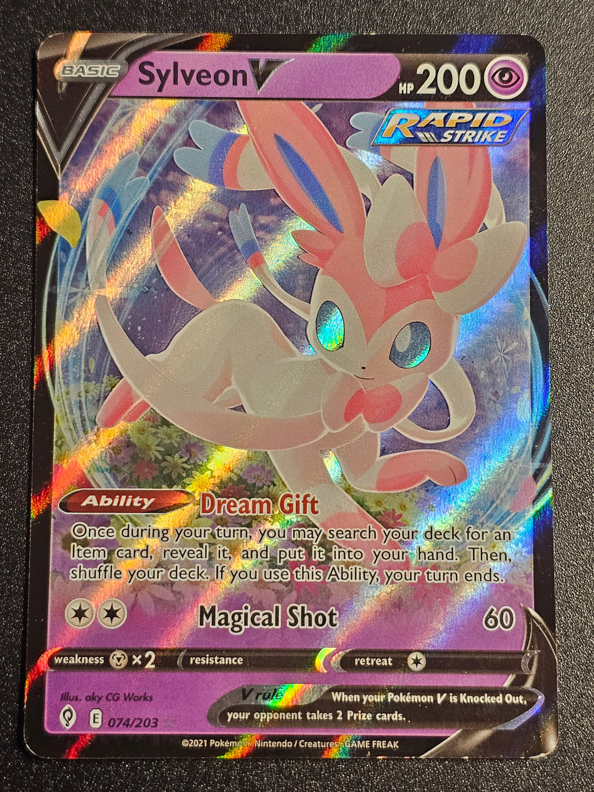 Pokemon TCG - Sylveon V 074/203 Evolving Skies