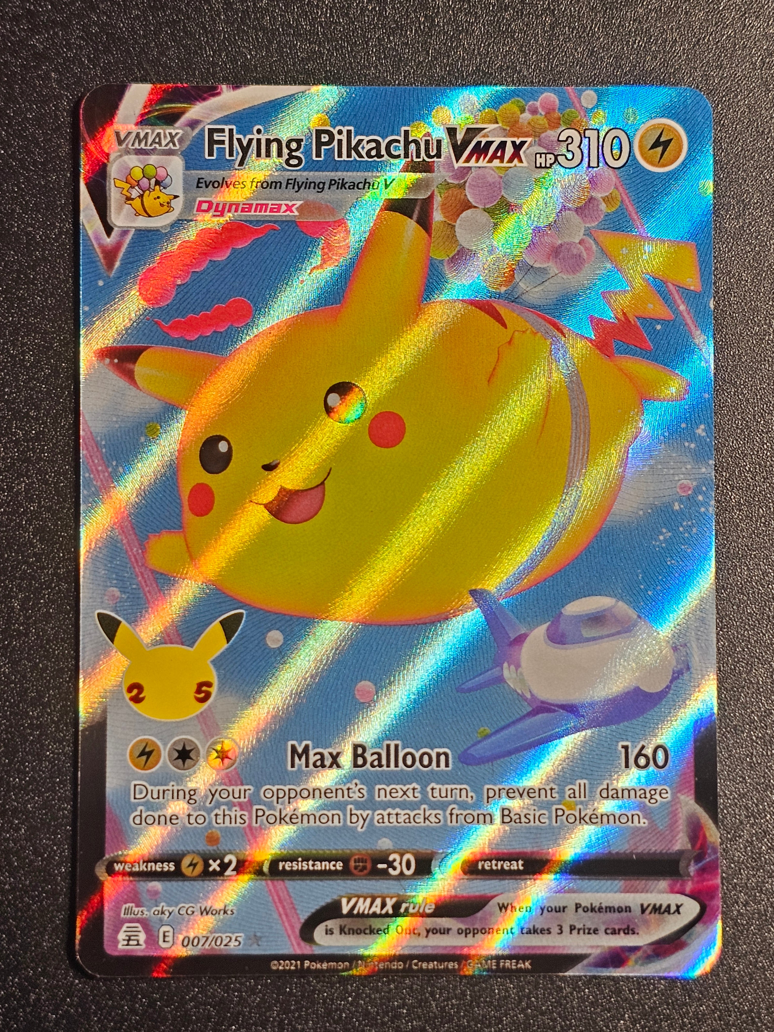 Pokemon TCG - Flying Pikachu VMAX 007/025